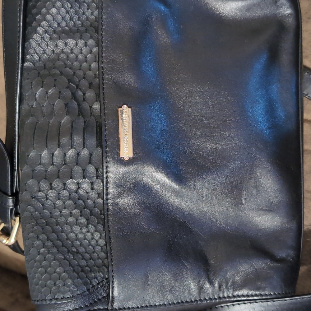 Black Vince Camuto purse
